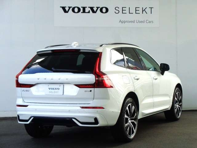 XC60ウルトラ B5 AWD ダークエディション 4WD