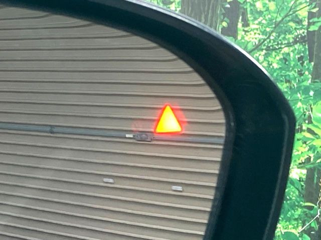 �y�u���C���h�X�|�b�g���[�j���O�z���s���A�h�A�~���[�̎��p�ɂȂ�₷���ӏ��Ɍ㑱�Ԃ��ڋ߂���ƃT�C�h�~���[�t�߂Ɍx����\���A�h���C�o�[�ɒ��ӊ��N�����Ă���܂��B