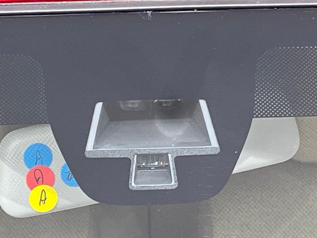 �y�X�Y�L �Z�[�t�e�B�T�|�[�g�z���s���ɑO���̎ԗ�����F�����A�Փ˂������Ȏ��͌x��ƃu���[�L�ŏՓˉ���Ɣ�Q�y�����A�V�X�g�B�����S�Ƀh���C�u�����y���݂��������܂��B