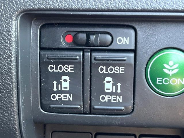 �y�����p���[�X���C�h�h�A�z�X�}�[�g�L�[��^�]�Ȃ̃X�C�b�`�Ō�ȗ����X���C�h�h�A�̊J���\���d��������͂����ăh�A���J����K�v�������A�����Ȃ��q�l�ł��ȒP�ɊJ���߂ł����K�ł���