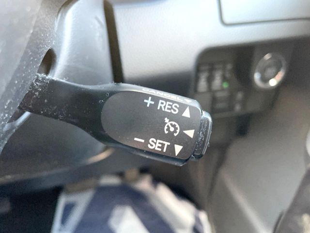 �y�N���[�Y�R���g���[���z�������H�����N���N���s�B�A�N�Z���𗣂��Ă���葬�x�ő��s���ł��A�������^�]���̕��S���y��!�����E�������ȒP�ȃX�C�b�`����Œ����ł��܂��B