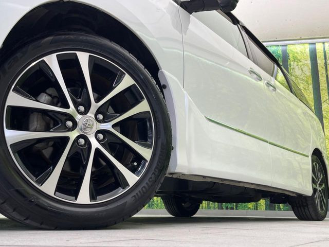 �y����18�C���`�A���~�z�C�[���z�O�ςɃ}�b�`���������A���~�z�C�[���𑕒����Ă���܂��B�e��ЊO�A���~�z�C�[����A�X�^�b�h���X�^�C�����戵�����Ă���܂��B���񂲑��k����������