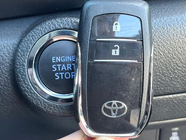 �y�X�}�[�g�L�[�z�J�o����|�P�b�g�ɓ��ꂽ�܂܂ł��h�A�̎{���E�������\�ȃX�}�[�g�L�[�𑕔��B�G���W���̃I���E�I�t�����J�M�����o���K�v����������Ƃ��Ă��֗��ł���