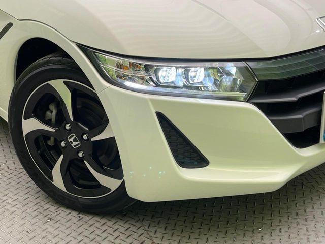 �yLED�w�b�h���C�g�z���V����ԑ��s�����ǍD�Ȏ��E���m�ۂ����S���ĉ^�]�ł��鍂�P�xLED�w�b�h���C�g�𑕔�!�_�����x�������A����d�͂��}�����Ă��܂��B