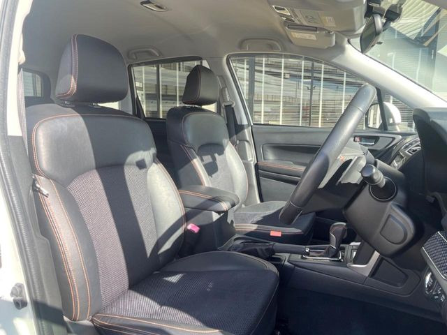 �y����n�[�t�V�[�g�z�������ƍ���S�n�𗼗������l�C�̃V�[�g���w�ʁE���ʂ̃t�@�u���b�N�f�ނ́A�ʋC���̗ǂ��⊊��ɂ����ɗD��Ă��܂��B�C���╞���ɍ��E���ꂸ���K�ɂ���肢�������܂��B