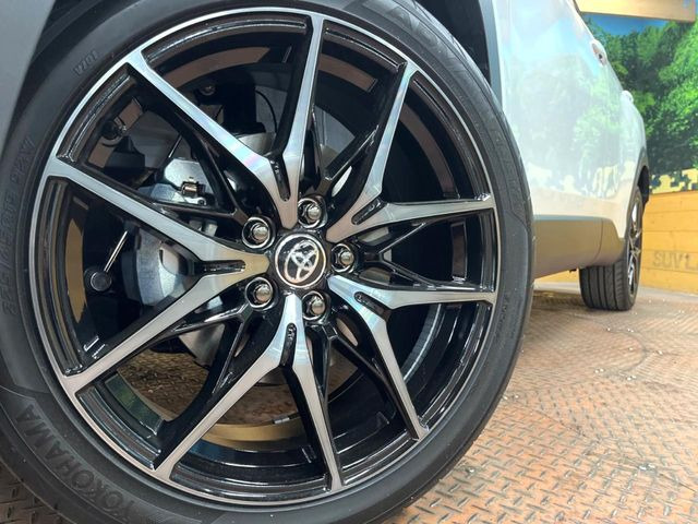 �y�����A���~�z�C�[���z�O�ςɃ}�b�`���������A���~�z�C�[���𑕒����Ă���܂��B�e��ЊO�A���~�z�C�[����A�X�^�b�h���X�^�C�����戵�����Ă���܂��B���񂲑��k����������