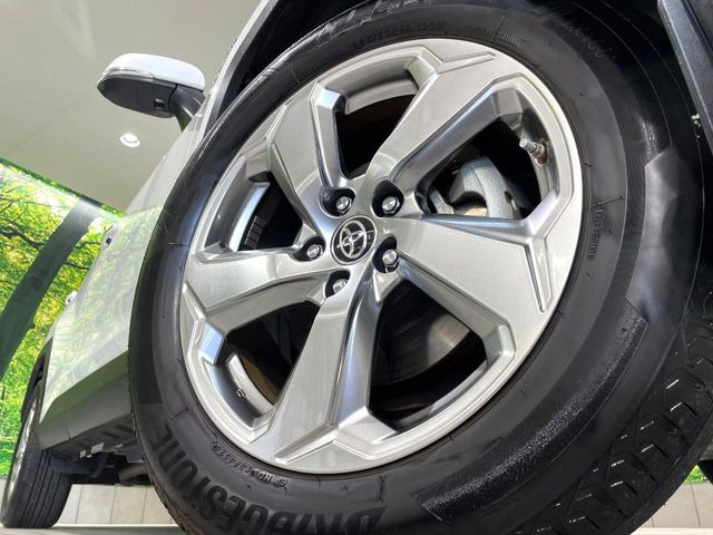 �y����18�C���`�A���~�z�C�[���z�O�ςɃ}�b�`���������A���~�z�C�[���𑕒����Ă���܂��B�e��ЊO�A���~�z�C�[����A�X�^�b�h���X�^�C�����戵�����Ă���܂��B���񂲑��k����������