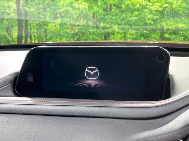 �y8.8�C���`�}�c�_�R�l�N�g�z�ԓ��̕��͋C�Ƀ}�b�`������^�̃f�B�X�v���C�B�X�}�z�ڑ��ł̃i�r�g�p��Bluetooth�Đ����A�l�X�ȋ@�\���y���߂܂��B�����I�ȃ_�C�������삪�\�ŁA�g��������ǍD�ł��B