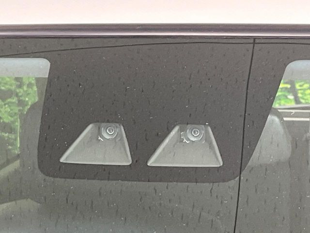 �y�X�}�[�g�A�V�X�g�z���s���ɑO���̎ԗ�����F�����A�Փ˂������Ȏ��͌x��ƃu���[�L�ŏՓˉ���Ɣ�Q�y�����A�V�X�g�B�����S�Ƀh���C�u�����y���݂��������܂��B