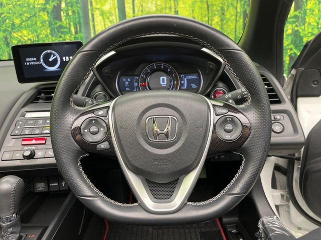 �y�����v�����X�e�A�����O�z�㎿�Ȋv���g�p���邱�ƂŁA��ɂ����������݂ƂĂ��^�]���₷���n���h���ł���