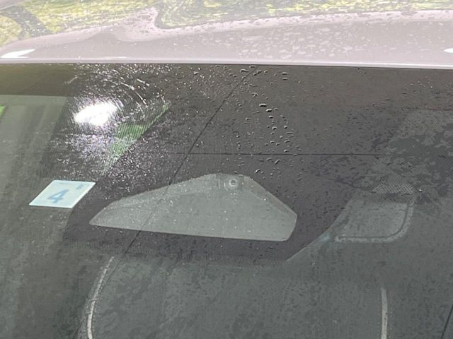 �y�g���^�Z�[�t�e�B�Z���X�z���s���ɑO���̎ԗ�����F�����A�Փ˂������Ȏ��͌x��ƃu���[�L�ŏՓˉ���Ɣ�Q�y�����A�V�X�g�B�����S�Ƀh���C�u�����y���݂��������܂��B