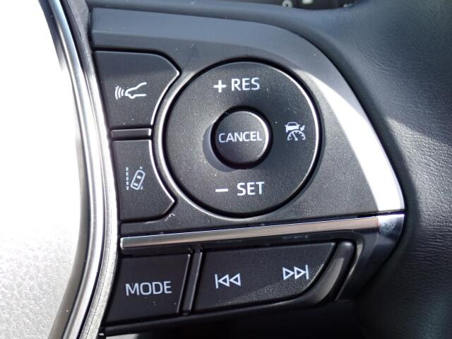 �y�N���[�Y�R���g���[���z�������H�ł̒��������s���y�Ɂ�A�N�Z���y�_���𓥂܂��Ɏԑ������ɕۂ��Ƃ��\�ł��B�O���̎ԗ������m���ĎԊԂ�ۂ悤�ɑ��x���߂��Ă���܂�!!