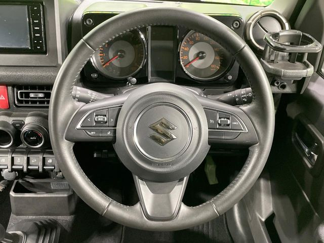 �y�����v�����X�e�A�����O�z�㎿�Ȋv���g�p���邱�ƂŁA��ɂ����������݂ƂĂ��^�]���₷���n���h���ł���