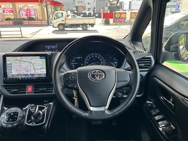 エスクァイアハイブリッド1.8 Gi プレミアムパッケージ ブラックテイラード