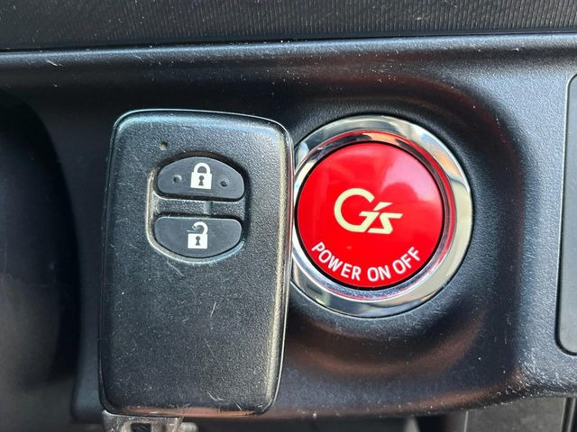 �y�X�}�[�g�L�[�z�J�o����|�P�b�g�ɓ��ꂽ�܂܂ł��h�A�̎{���E�������\�ȃX�}�[�g�L�[�𑕔��B�G���W���̃I���E�I�t�����J�M�����o���K�v����������Ƃ��Ă��֗��ł���