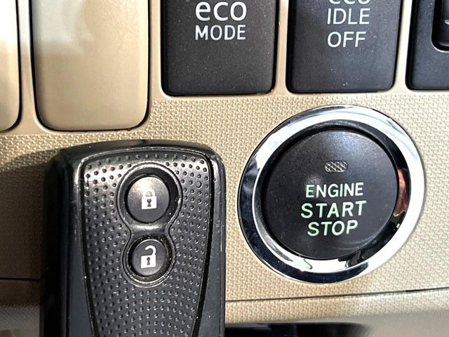 �y�A�N�Z�X�L�[&�v�b�V���X�^�[�g�z�J�o����|�P�b�g�ɓ��ꂽ�܂܂ł��h�A�̎{���E�������\�ȃX�}�[�g�L�[�𑕔��B�G���W���̃I���E�I�t�����J�M�����o���K�v�������A�{�^�����v�b�V�����邾����OK��