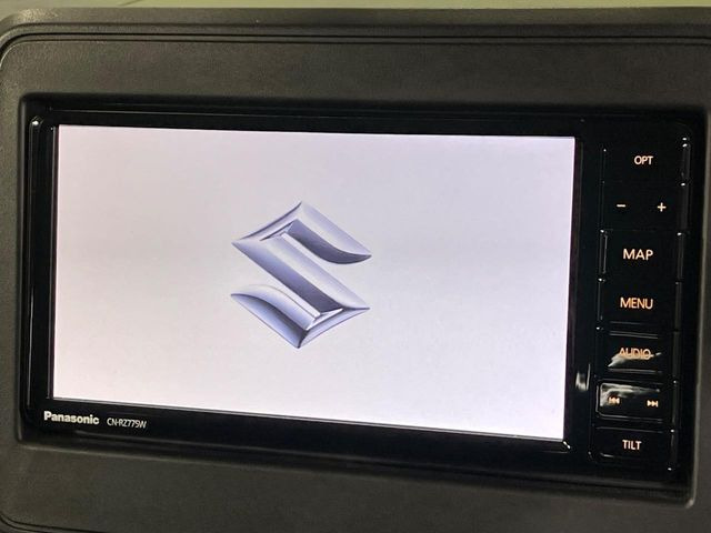 �y�����i�r�z�l�C�̏����i�r�𑕔����Ă���܂��B�i�r�̎g���₷���͂������A�I�[�f�B�I�@�\���[��!�L�����v�◷�s�͂������A�ʋ΂┃�����ȂǕ��i�̃h���C�u���y�����Ȃ�͂���