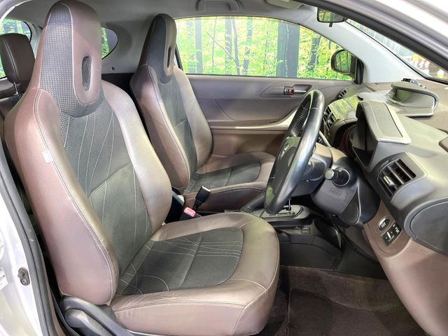 �y���烌�U�[�V�[�g�z����̂ӂ���肪�e�ՂŃ����e�i���X�����ȒP�ȁA�@�\���ɗD��鍇����v���̗p�����㎿�ȃV�[�g�ł��B����S�n���悭�A���������ӂ��S�n�ǂ��ԓ���Ԃ����o���Ă���܂��B