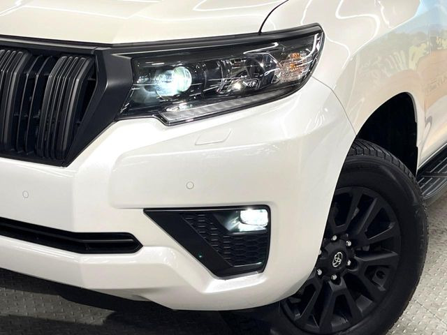 �yLED�w�b�h���C�g�z���V����ԑ��s�����ǍD�Ȏ��E���m�ۂ����S���ĉ^�]�ł��鍂�P�xLED�w�b�h���C�g�𑕔�!�_�����x�������A����d�͂��}�����Ă��܂��B