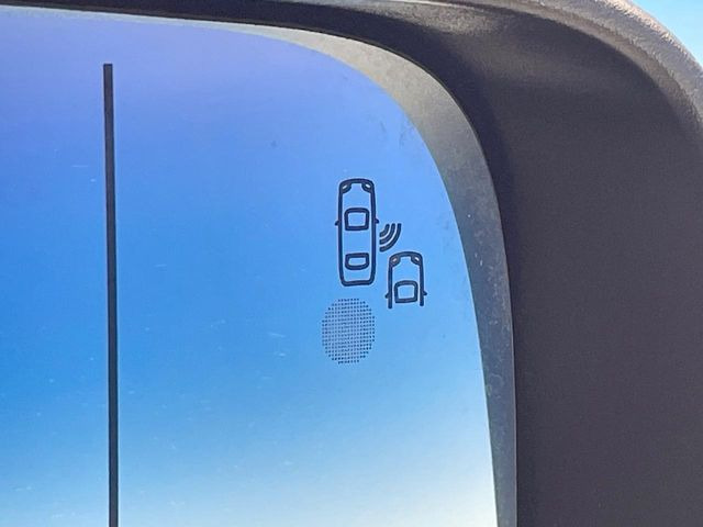 ���u���C���h�A�V�X�g�Z���T�[:���p����̎Ԃ����m���A�h���C�o�[���Ԑ��ύX���s���ۂɁA�x�����Ƌ��ɒ��ӂ𑣂��Ă������S�x���@�\�ł�!