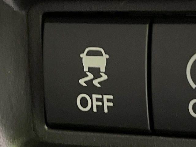 �y������h�~���u�z�ԗ��̉���������m����ƁA�����I�Ɏԗ��̐i�s������ۂ悤�Ɏԗ��𐧌䂵�܂��B�J�̓��ȂǊ���₷���H�ʏ󋵂ł����S�ȉ^�]���\�ł��B