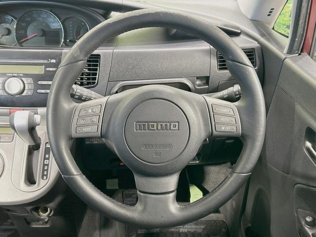 �y�X�e�A�����O�X�C�b�`�z�^�]���A�O������ڐ������炷���ƂȂ��A�I�[�f�B�I���̑��삪�\�ȕ֗��@�\!���S&���K�ȃh���C�u�����o���Ă���܂���