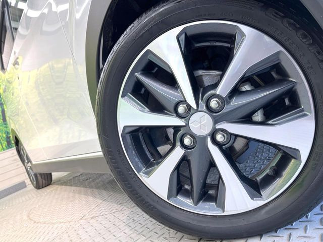 �y����15�C���`�A���~�z�C�[���z�O�ςɃ}�b�`���������A���~�z�C�[���𑕒����Ă���܂��B�e��ЊO�A���~�z�C�[����A�X�^�b�h���X�^�C�����戵�����Ă���܂��B���񂲑��k����������