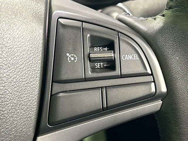 �y�N���[�Y�R���g���[���z�������H�����N���N���s�B�A�N�Z���𗣂��Ă���葬�x�ő��s���ł��A�������^�]���̕��S���y��!�����E�������ȒP�ȃX�C�b�`����Œ����ł��܂��B