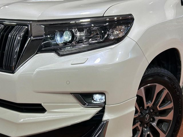 �yLED�w�b�h���C�g�z���V����ԑ��s�����ǍD�Ȏ��E���m�ۂ����S���ĉ^�]�ł��鍂�P�xLED�w�b�h���C�g�𑕔�!�_�����x�������A����d�͂��}�����Ă��܂��B