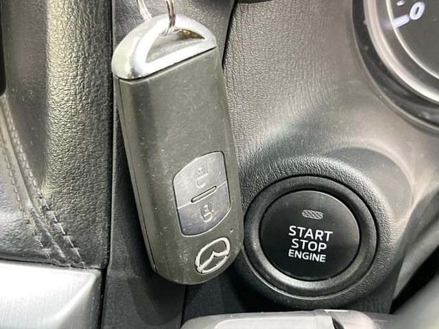 �y�X�}�[�g�L�[�z�J�o����|�P�b�g�ɓ��ꂽ�܂܂ł��h�A�̎{���E�������\�ȃX�}�[�g�L�[�𑕔��B�G���W���̃I���E�I�t�����J�M�����o���K�v����������Ƃ��Ă��֗��ł���