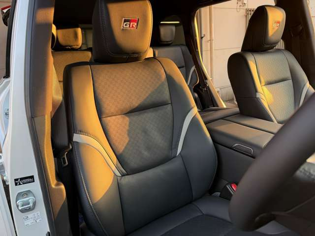 GR��p�u���b�N���U�[�V�[�g�E�V�[�g�x���`���[�V����(Hot&Cool)�EGR���S�w�b�h���X�g�E�������[�t���p���[�V�[�g�B