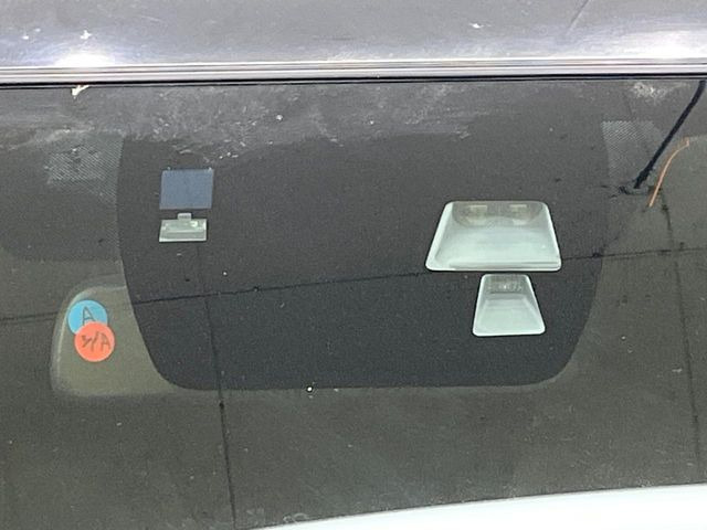 �y�Փˌy�����u�z���s���ɑO���̎ԗ�����F�����A�Փ˂������Ȏ��͌x��ƃu���[�L�ŏՓˉ���Ɣ�Q�y�����A�V�X�g�B�����S�Ƀh���C�u�����y���݂��������܂��B