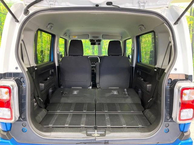 ���i�̂���������ʋ΁A���}���ɏ\���ȉ׎��X�y�[�X���m�ۂ��Ă���܂��B�Z�J���h�V�[�g��|���ƁA�傫�ȉו��̐ύڂ��\�ł���