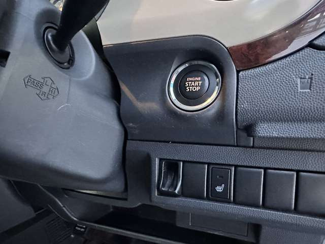 �L�[���g�т��Ă��邾���ŁA�G���W���̎n�����\�ȑ����ł��B�v�b�V���X�^�[�g�ł��̂ŃG���W���̎n�����{�^�������������ł���