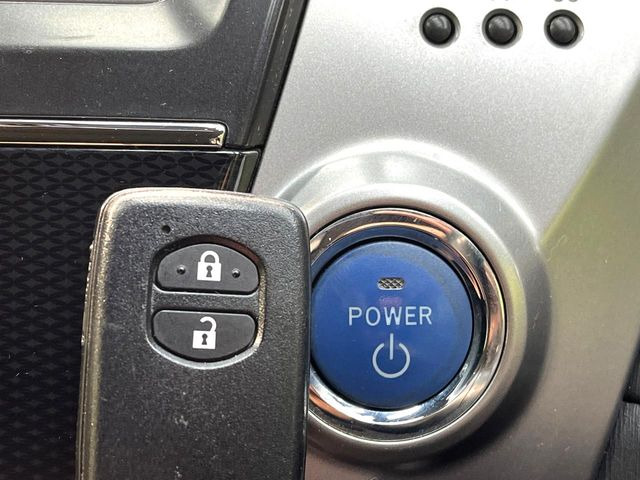 �y�X�}�[�g�L�[�z�J�o����|�P�b�g�ɓ��ꂽ�܂܂ł��h�A�̎{���E�������\�ȃX�}�[�g�L�[�𑕔��B�G���W���̃I���E�I�t�����J�M�����o���K�v����������Ƃ��Ă��֗��ł���