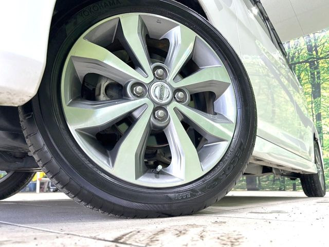 �y����15�C���`�A���~�z�C�[���z�O�ςɃ}�b�`���������A���~�z�C�[���𑕒����Ă���܂��B�e��ЊO�A���~�z�C�[����A�X�^�b�h���X�^�C�����戵�����Ă���܂��B���񂲑��k����������