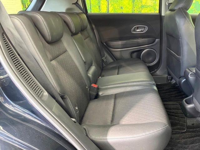 後部座席も気になるようなキズ・汚れやへたり等、大きなダメージはなく、良好な状態です。