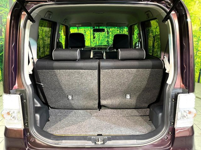 ���i�̂���������ʋ΁A���}���ɏ\���ȉ׎��X�y�[�X���m�ۂ��Ă���܂��B�Z�J���h�V�[�g��|���ƁA�傫�ȉו��̐ύڂ��\�ł���