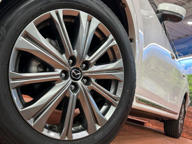 �y����19�C���`�A���~�z�C�[���z�O�ςɃ}�b�`���������A���~�z�C�[���𑕒����Ă���܂��B�e��ЊO�A���~�z�C�[����A�X�^�b�h���X�^�C�����戵�����Ă���܂��B���񂲑��k����������