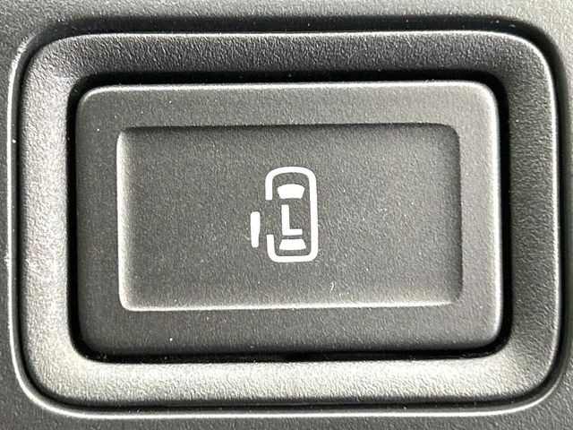 �y�p���[�X���C�h�h�A�z�X�}�[�g�L�[��^�]�Ȃ̃X�C�b�`�ŃX���C�h�h�A�̊J���\���d��������͂����ăh�A���J����K�v�������A���������q�l�ł��A�d���ו��������Ă��鎞�����N�ɊJ���߂ł��܂���