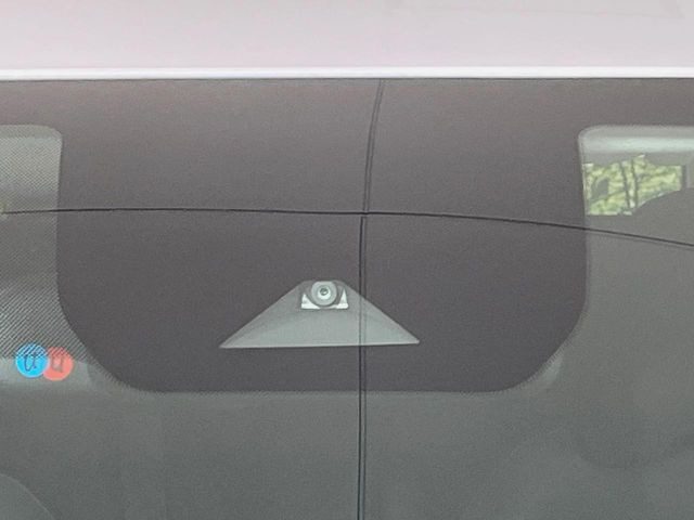 �y�C���e���W�F���g�G�}�[�W�F���V�[�u���[�L�z�t�����g�J�����őO���̎ԗ�����s�҂����m�B�Փ˂������Ȏ��͏Փ˔�Q�y���u���[�L���쓮�A�Փˉ�����T�|�[�g�B�����S�Ƀh���C�u�����y���݂��������܂��B