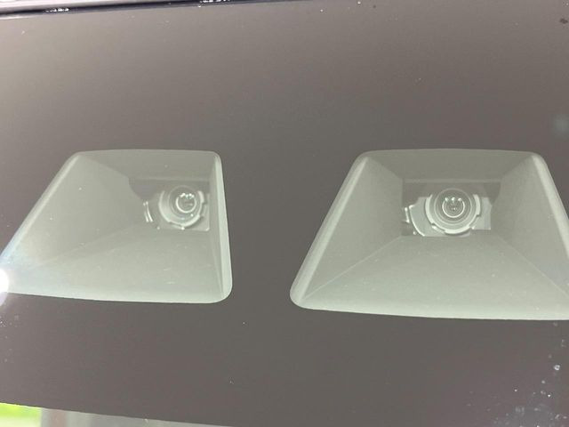 �y�X�}�[�g�A�V�X�g�z���s���ɑO���̎ԗ�����F�����A�Փ˂������Ȏ��͌x��ƃu���[�L�ŏՓˉ���Ɣ�Q�y�����A�V�X�g�B�����S�Ƀh���C�u�����y���݂��������܂��B