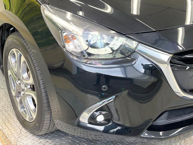 �yLED�w�b�h���C�g�z���V����ԑ��s�����ǍD�Ȏ��E���m�ۂ����S���ĉ^�]�ł��鍂�P�xLED�w�b�h���C�g�𑕔�!�_�����x�������A����d�͂��}�����Ă��܂��B