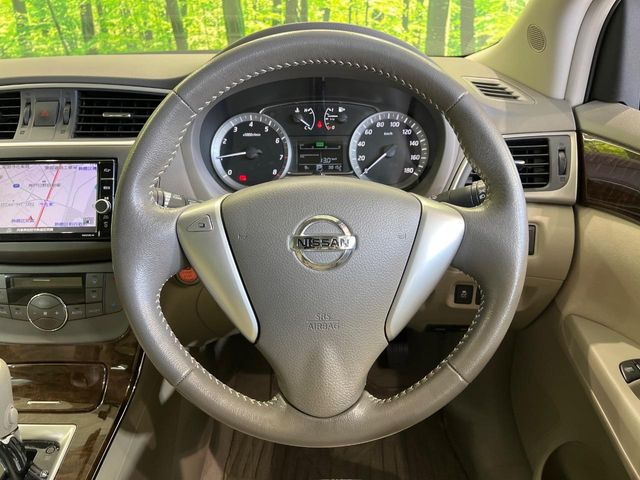 �y�����v�����X�e�A�����O�z�㎿�Ȋv���g�p���邱�ƂŁA��ɂ����������݂ƂĂ��^�]���₷���n���h���ł���