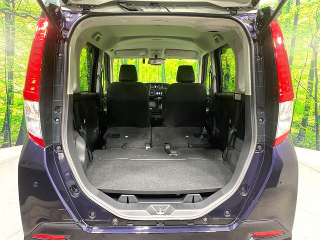 ���i�̂���������ʋ΁A���}���ɏ\���ȉ׎��X�y�[�X���m�ۂ��Ă���܂��B�Z�J���h�V�[�g��|���ƁA�傫�ȉו��̐ύڂ��\�ł���