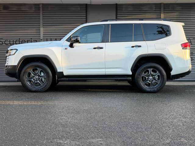 �O��p�[�L���O�Z���T�[�E�t�����g�E�T�C�h�E���A�E�o�b�N�J�����E360&deg;�J�����B