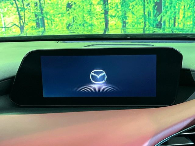 �y8�C���`�}�c�_�R�l�N�g�z�ԓ��̕��͋C�Ƀ}�b�`������^�̃f�B�X�v���C�B�X�}�z�ڑ��ł̃i�r�g�p��Bluetooth�Đ����A�l�X�ȋ@�\���y���߂܂��B�����I�ȃ_�C�������삪�\�ŁA�g��������ǍD�ł��B