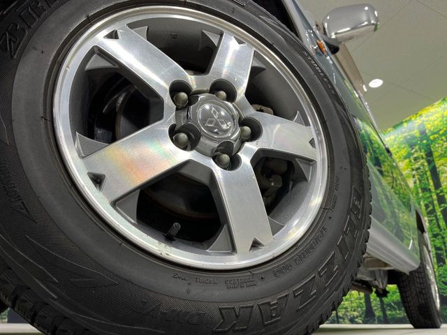 �y15�C���`�A���~�z�C�[���z�O�ςɃ}�b�`�����A���~�z�C�[���𑕒����Ă���܂��B�e��A���~�z�C�[����A�X�^�b�h���X�^�C�����戵�����Ă���܂��B���񂲑��k����������