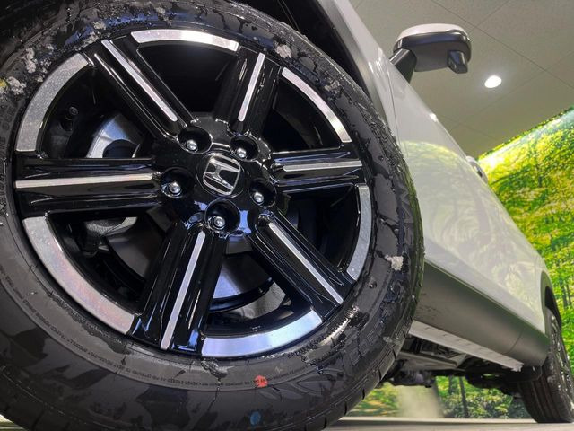 �y����16�C���`�A���~�z�C�[���z�O�ςɃ}�b�`���������A���~�z�C�[���𑕒����Ă���܂��B�e��ЊO�A���~�z�C�[����A�X�^�b�h���X�^�C�����戵�����Ă���܂��B���񂲑��k����������