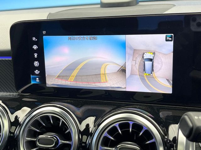 ���p�m���~�b�N�r���[���j�^�[:��p�̃J�����ɂ��A�ォ�猩���낵���悤�Ȏ��_��360�x�N���}�̎��͂��m�F���邱�Ƃ��ł��܂������p�������m�F���₷���A�����ꏊ�ł̐؂�Ԃ��⒓�Ԃ��X���[�Y�ɍs���܂��B